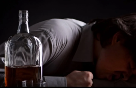Pessoas com alcoolismo grave podem ter direito a benefício do INSS