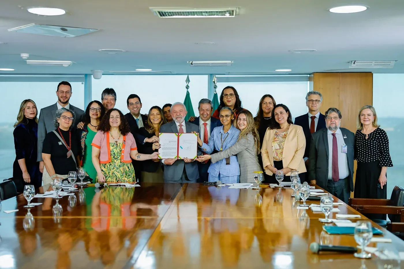 Presidente Lula sanciona lei que proíbe uso de animais em testes cosméticos