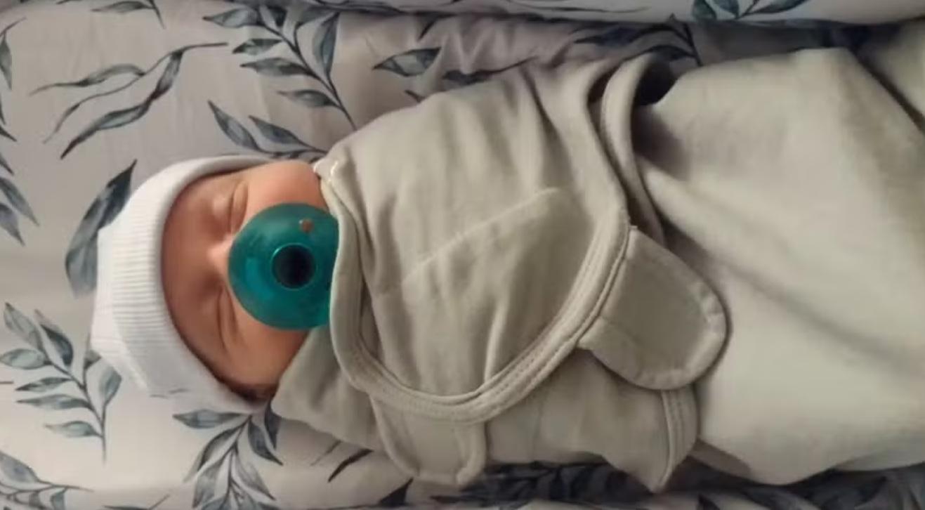 A partir de embrião congelado por 31 anos, bebê 