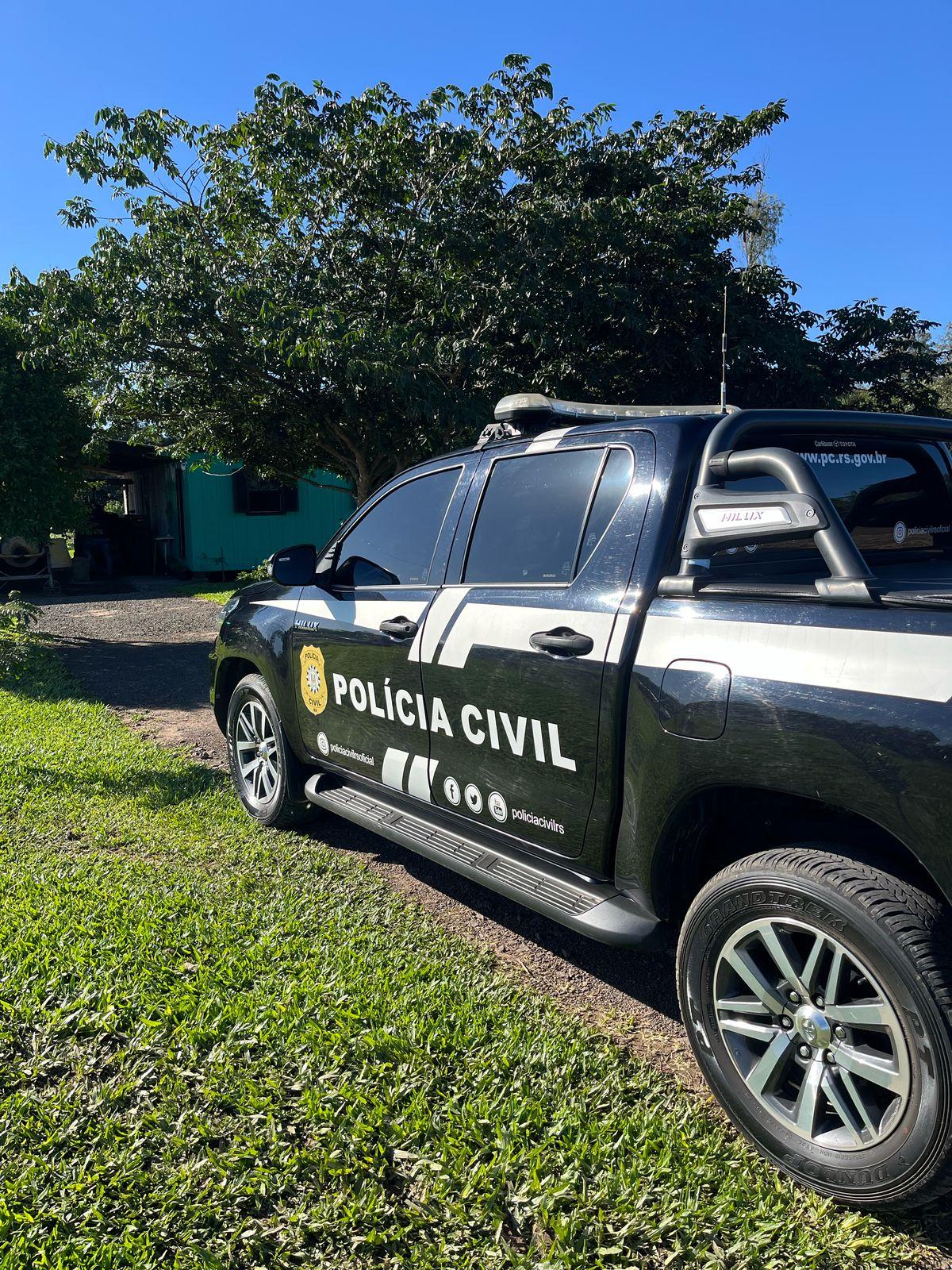 Após invadir a casa de ex-namorada, homem morre ao ser atingido por um banco de madeira