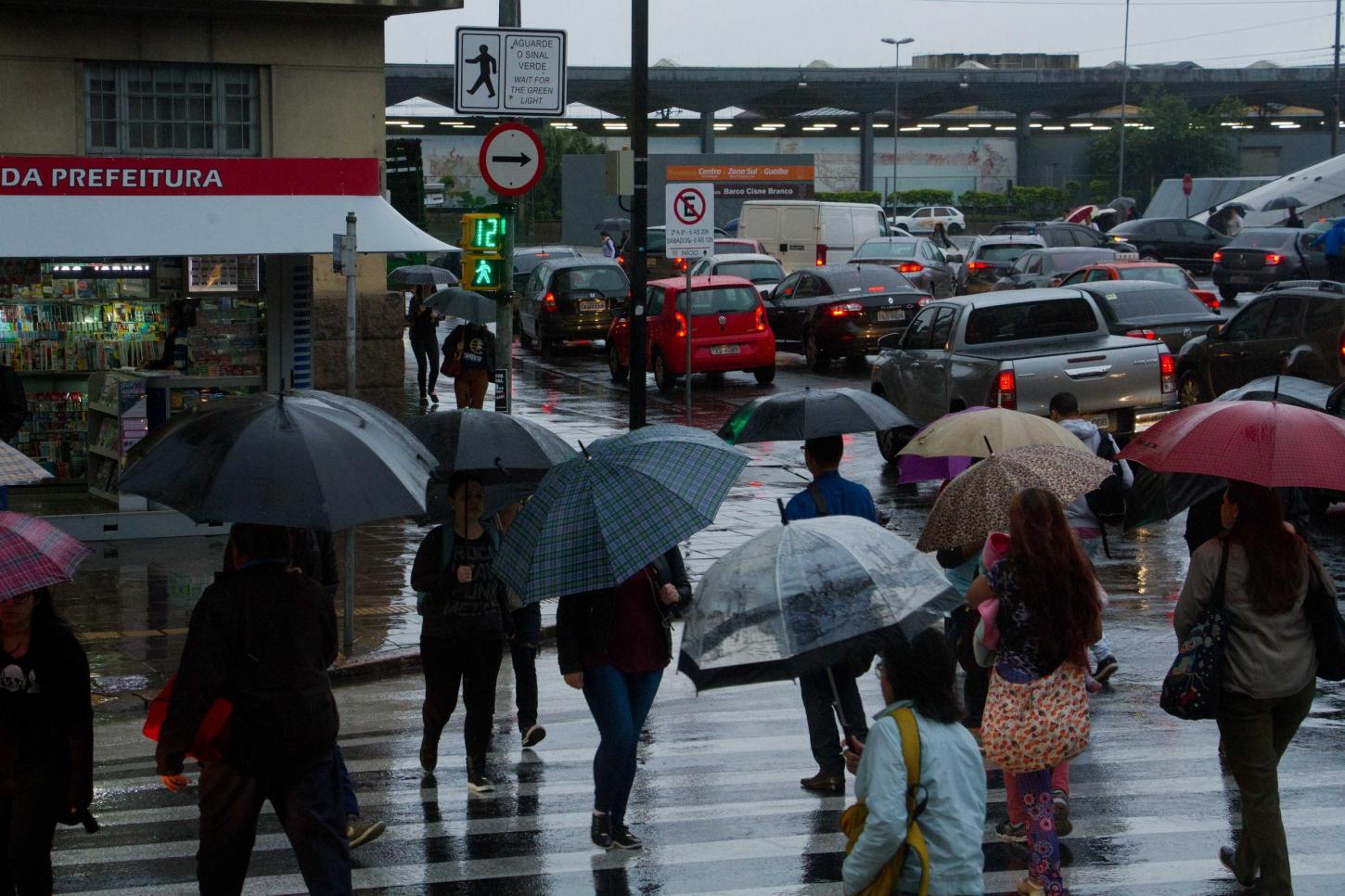 Chuva fraca e elevação das temperaturas marcam a sexta-feira no Rio Grande do Sul