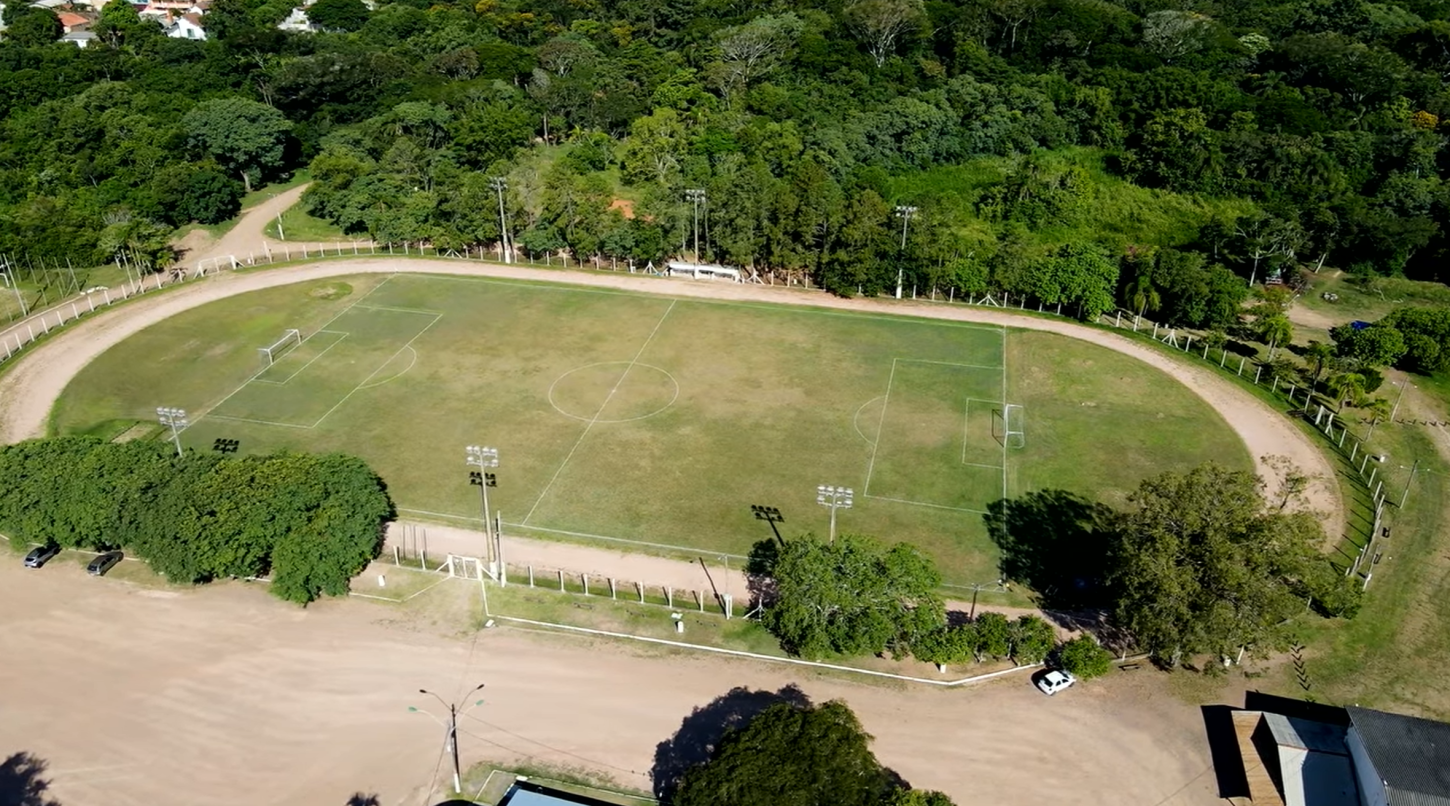 Guaíba abre licitação para construção de arquibancadas no campo de futebol do Coelhão