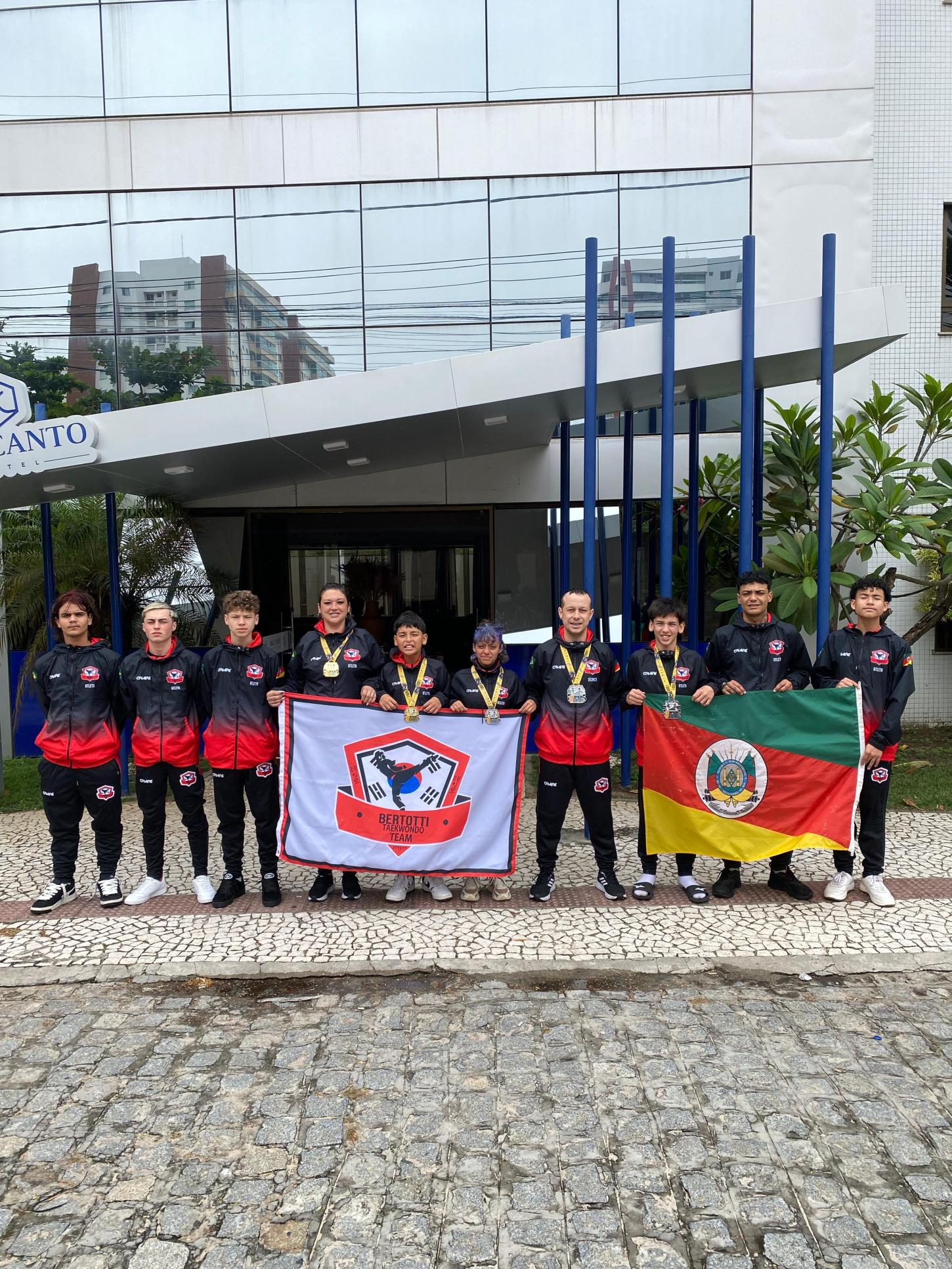 Bertotti Taekwondo Team conquista pódios no Super Campeonato Brasileiro em Aracaju