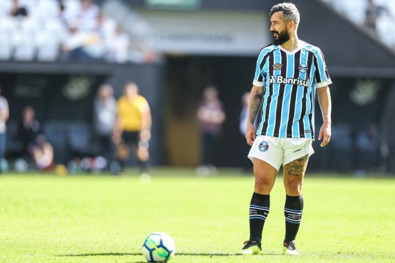 Ex-jogador Douglas dos Santos tem prisão decretada por dívida de pensão alimentícia