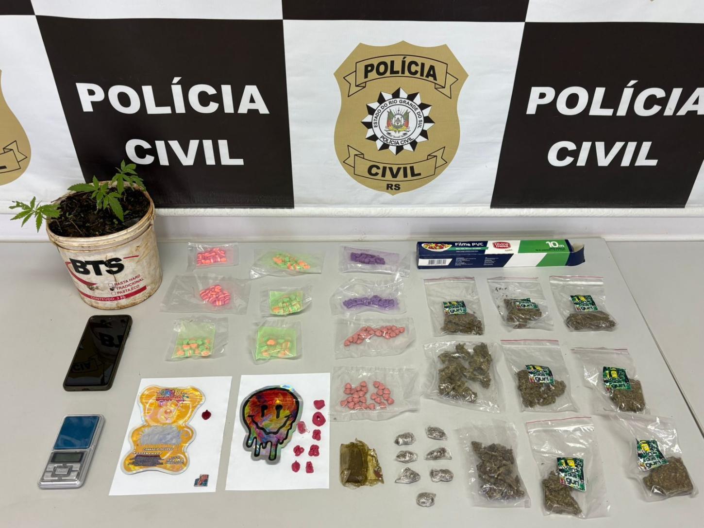 Polícia Civil apreende 247 comprimidos de ecstasy e mais drogas em Butiá