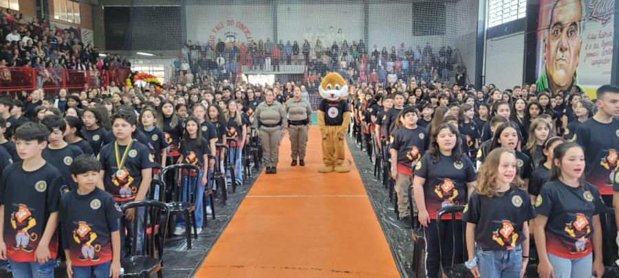 Brigada Militar realiza formatura do Proerd com mais de 500 estudantes em Charqueadas