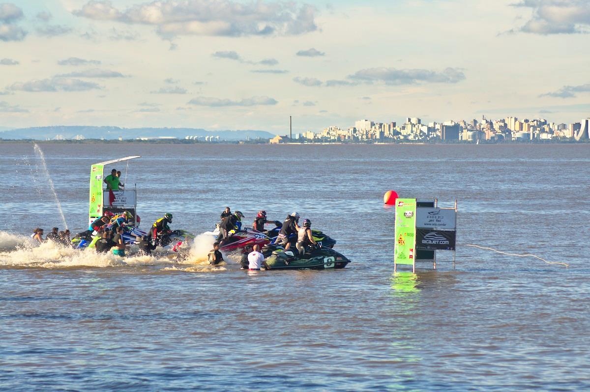 Guaíba sedia etapas do Campeonato Gaúcho de Jet Ski durante a Olifeira 2025