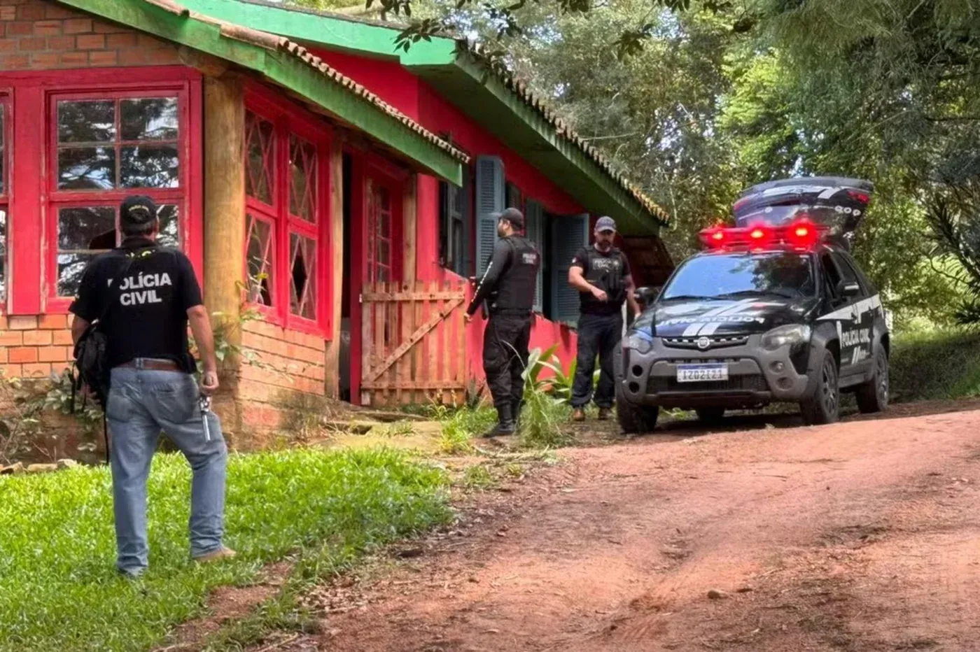 Guru espiritual de 70 anos e familiares são indiciados por 13 crimes em Viamão