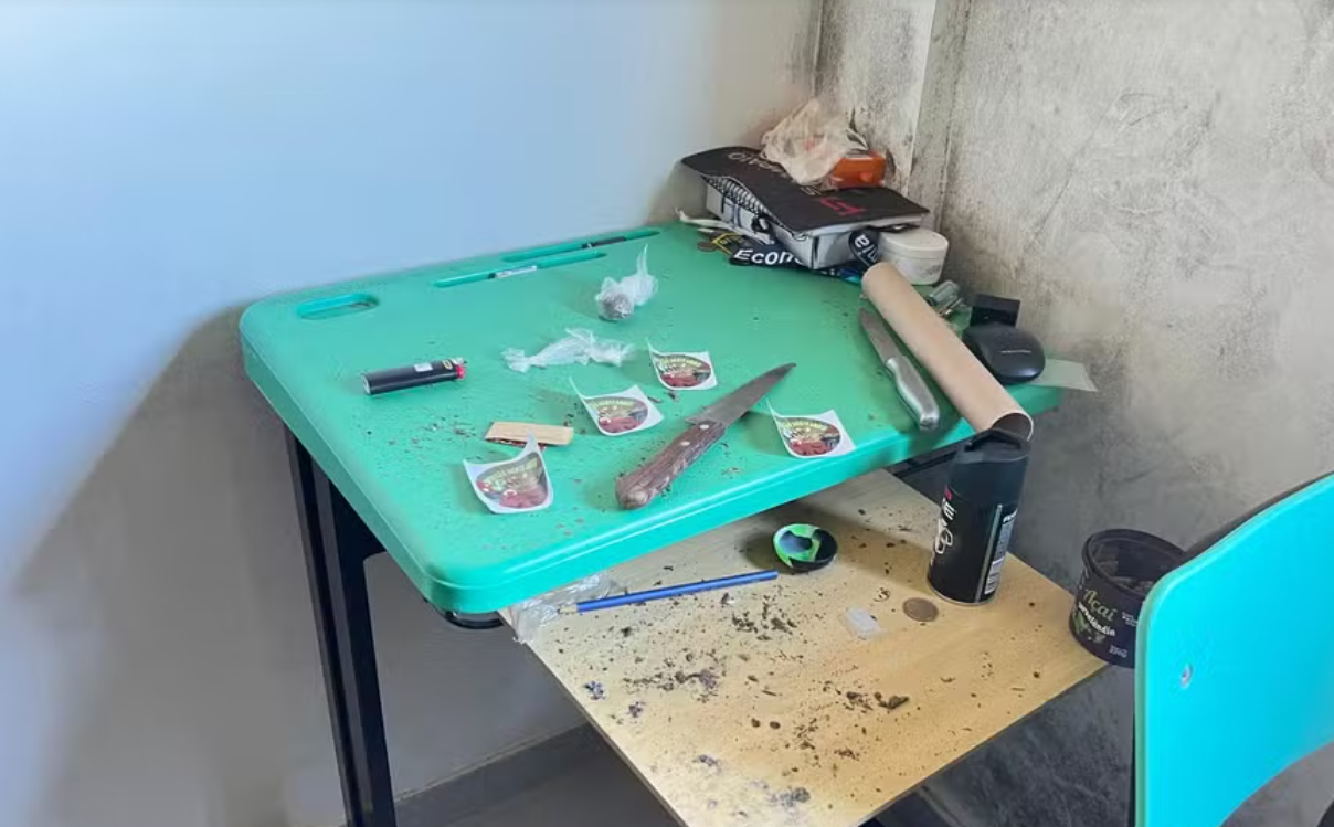 Polícia Federal cumpre mandados contra universitários suspeitos de tráfico na UFSM