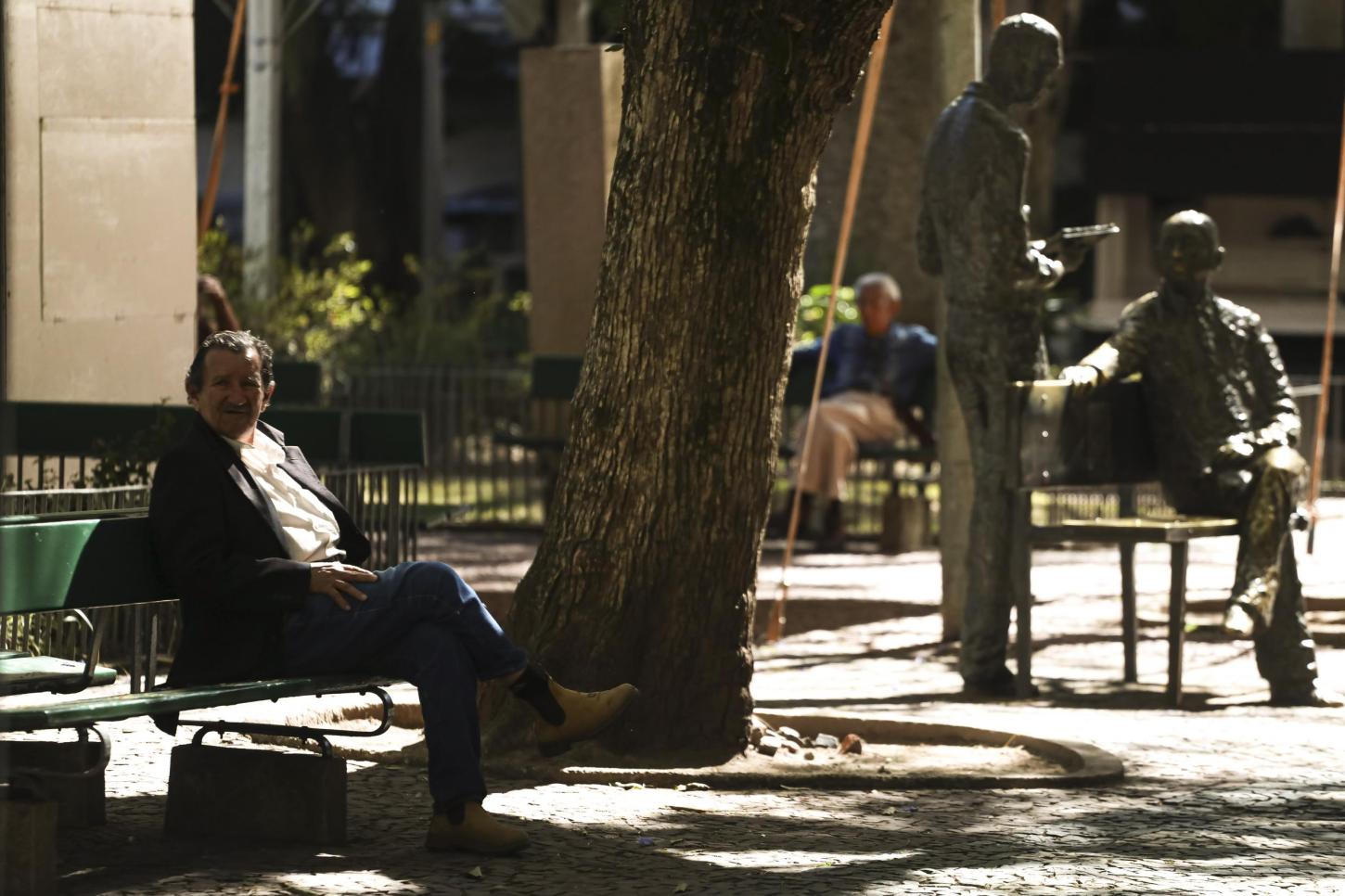 Temperaturas ultrapassam 30°C no RS nesta quinta-feira e ventos fortes atingem regiões do Norte e Litoral