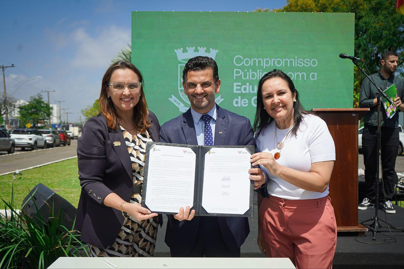 Guaíba formaliza Compromisso Público com a Educação e apresenta metas para 2025–2028