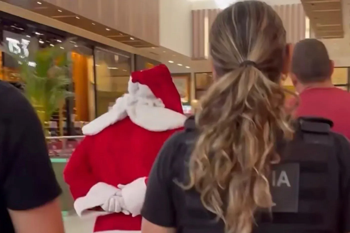 Homem de 67 anos que atuava como Papai Noel é preso de acusado por estupro de vulnerável