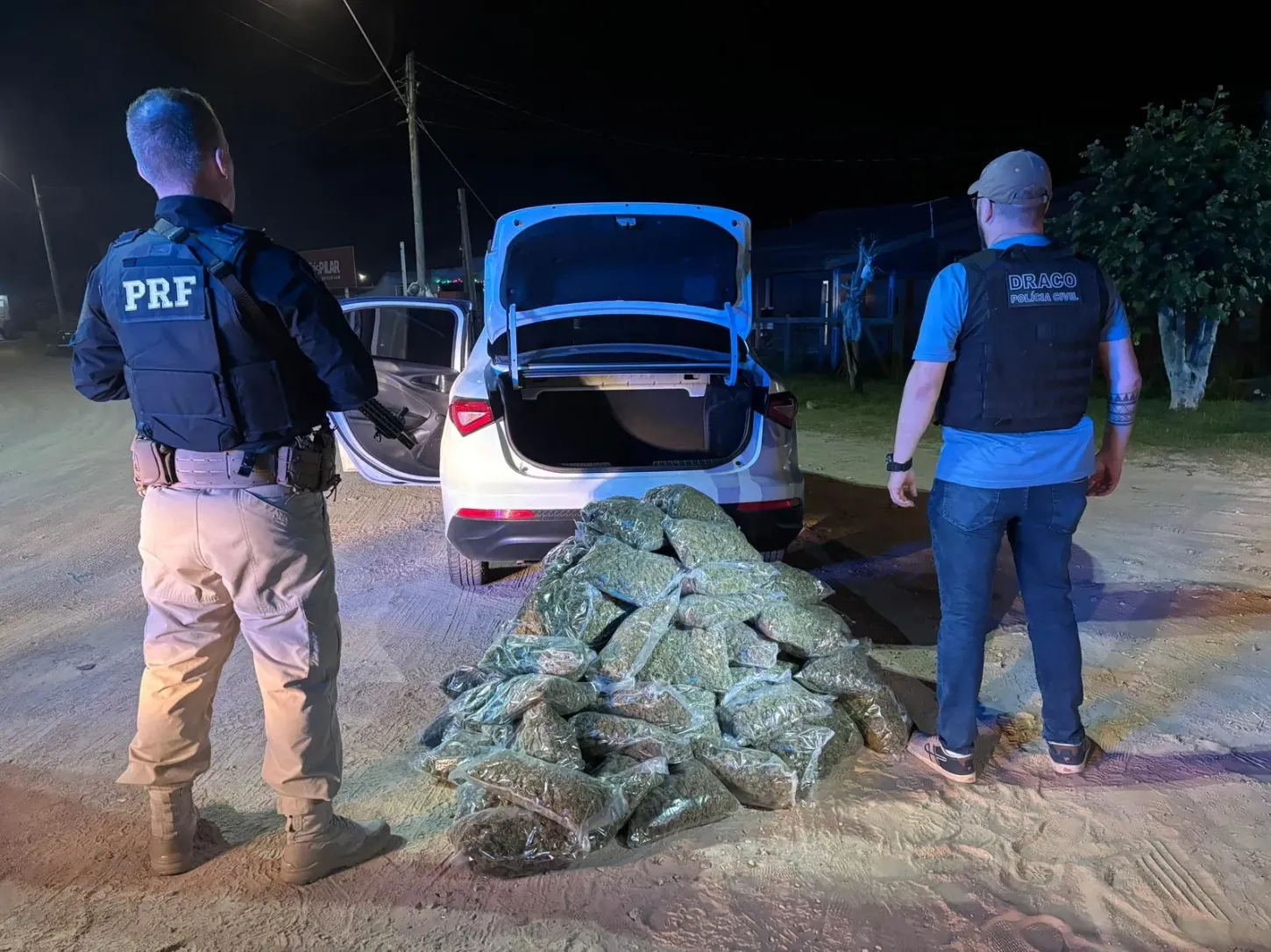 Operação intercepta 46 kg de skunk na BR-471 e resulta na prisão de dois suspeitos em Rio Grande