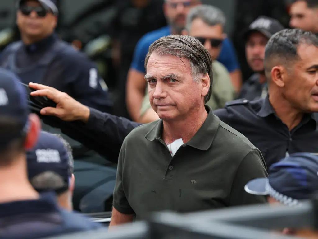 STF decreta prisão preventiva de Jair Bolsonaro após violação de monitorament