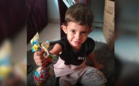 Crime em Icém: Mãe de 26 anos é presa em flagrante suspeita de matar o filho de 3 anos com canivete enquanto ele dormia