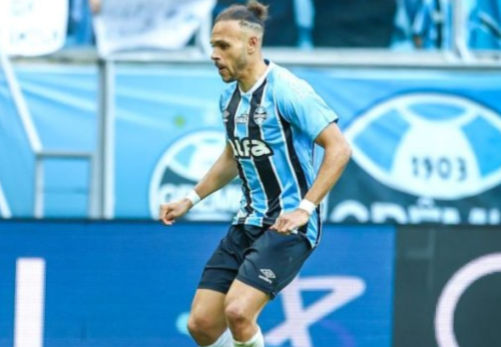 Grêmio paga R$ 5 milhões a Braithwaite e tenta encerrar impasse sobre luvas atrasadas