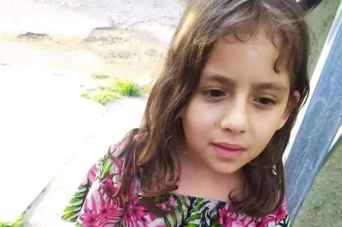 Justiça desclassifica acusação de homicídio e coloca mãe de Kerollyn para responder apenas por maus-tratos