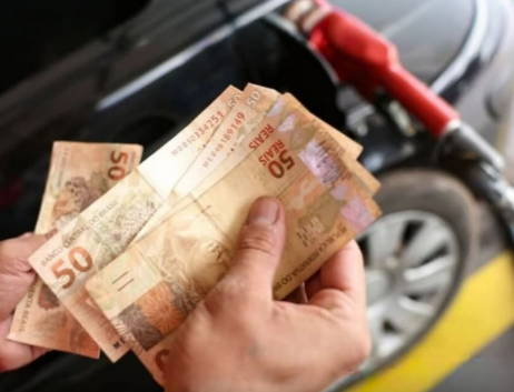 Preços da gasolina, diesel e gás de cozinha sobem em 2026 após aumento do ICMS