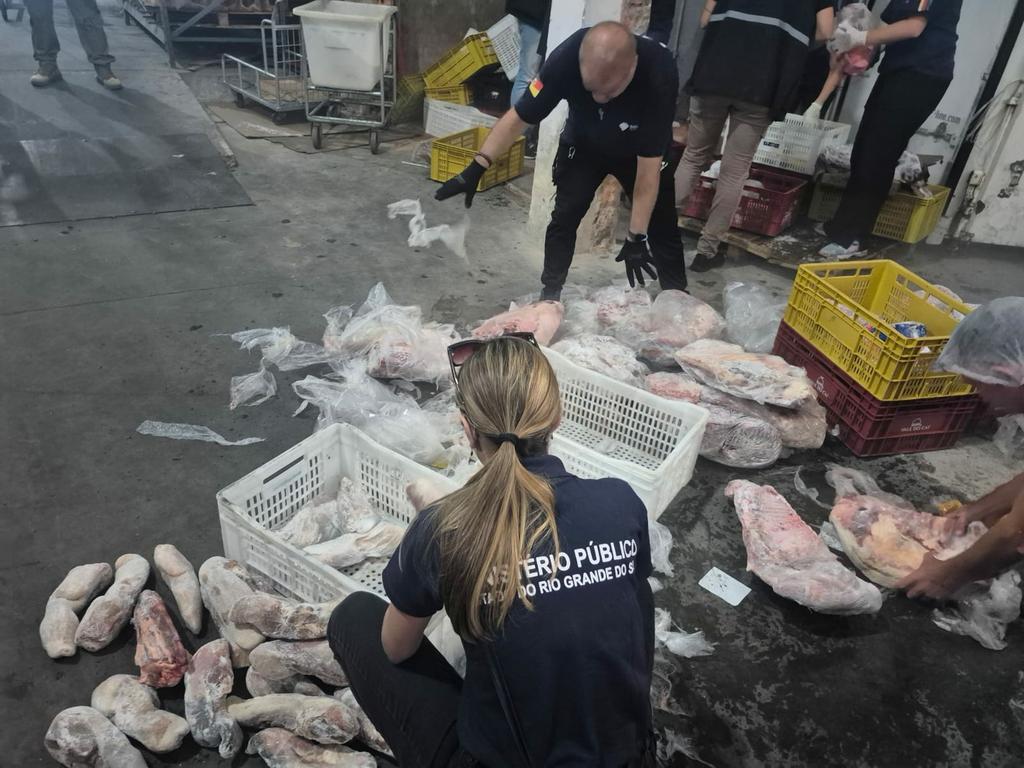 Força-tarefa recolhe mais de 10 toneladas de alimentos impróprios em fiscalizações em Imbé