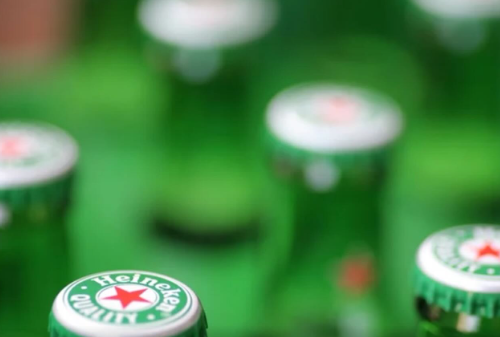 Heineken anuncia corte de até 6 mil empregos após queda nas vendas globais