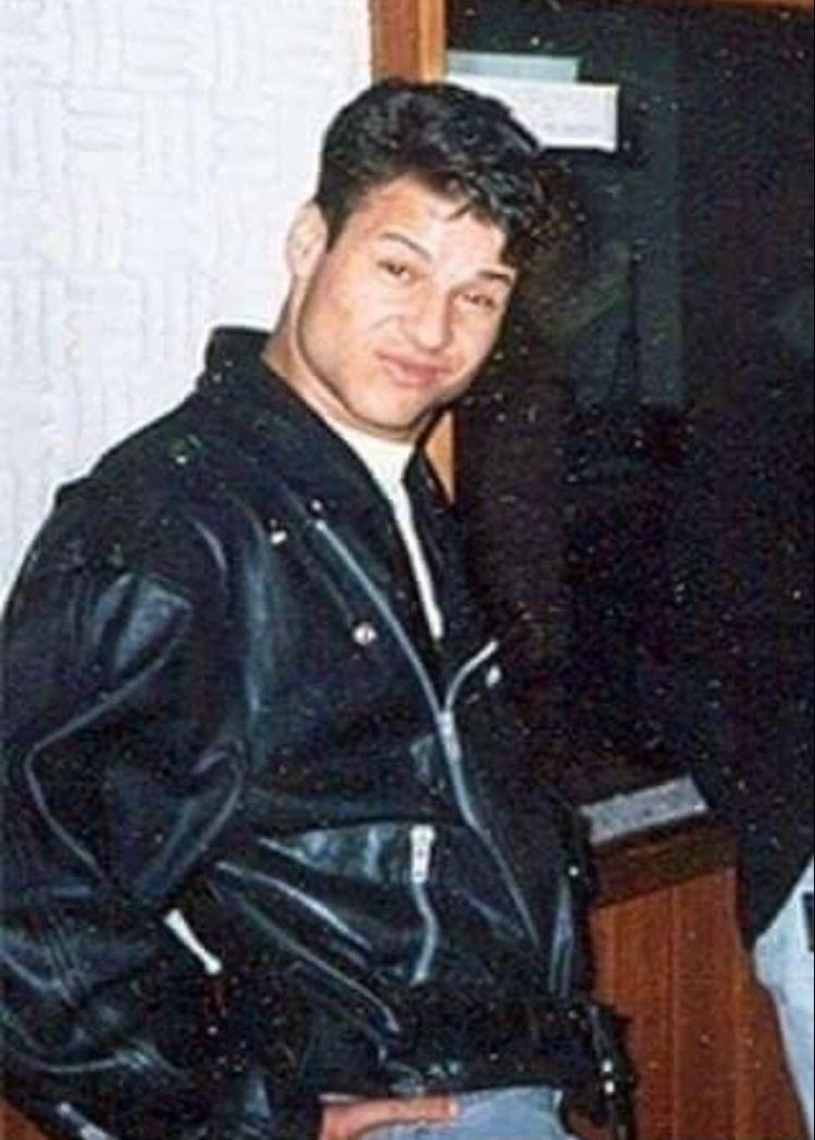 Jaqueta de Dinho é encontrada preservada após quase 30 anos durante exumação dos Mamonas Assassinas