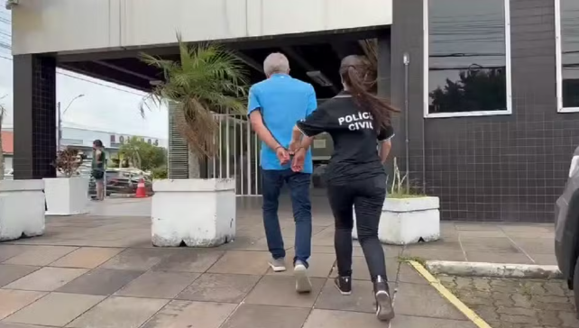 Polícia Civil prende cirurgião plástico investigado por estupro de vulnerável em hospital de Canoas