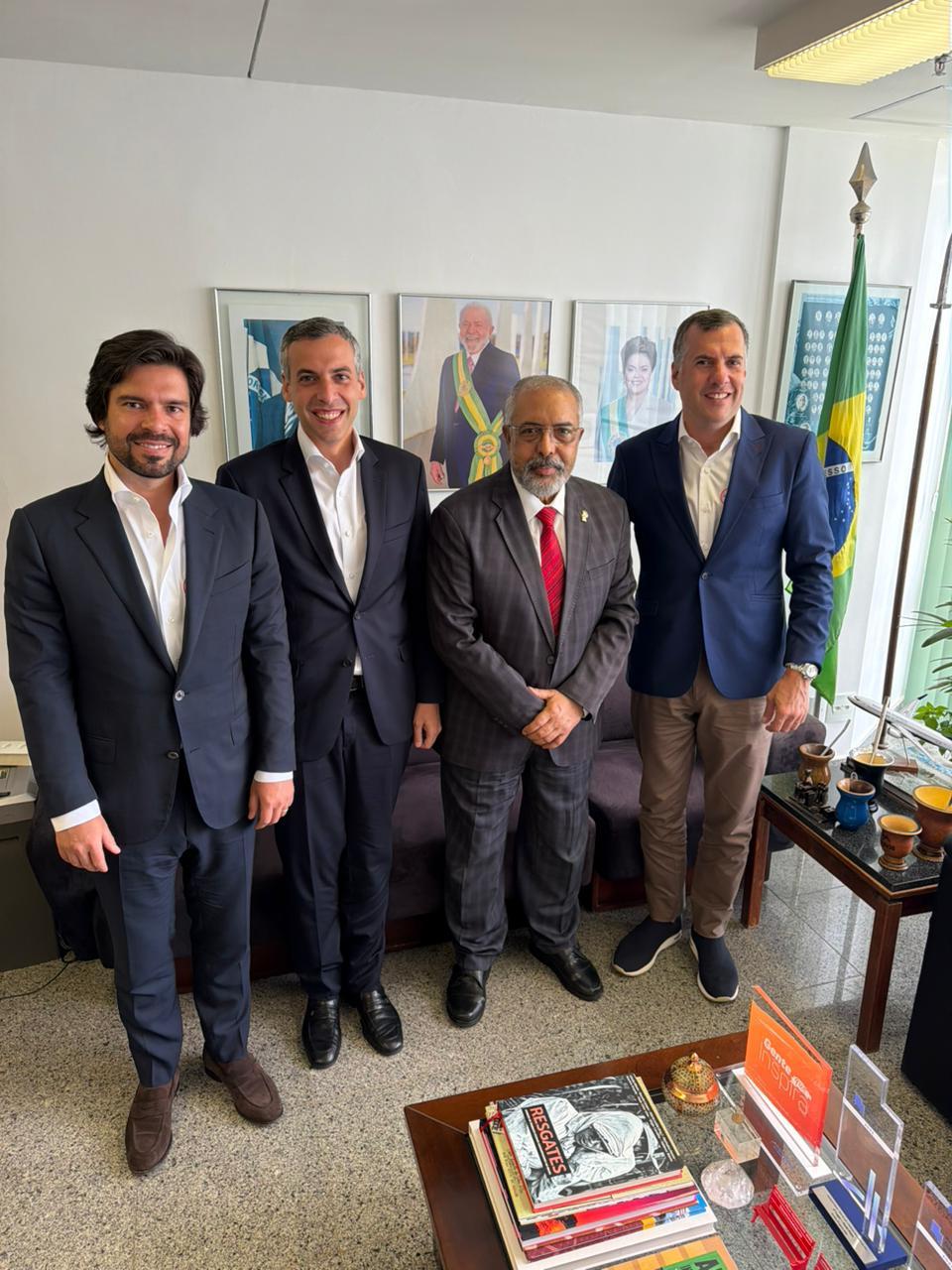 Presidente da Ulbra participa de reunião no Senado Federal sobre educação e saú