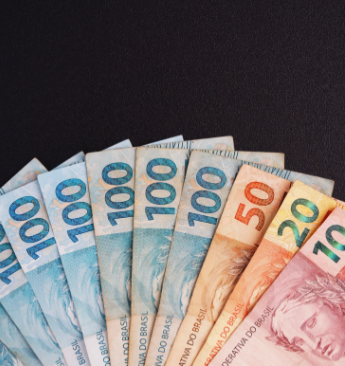 58% dos brasileiros terminam o mês sem dinheiro sobrando, aponta pesquisa