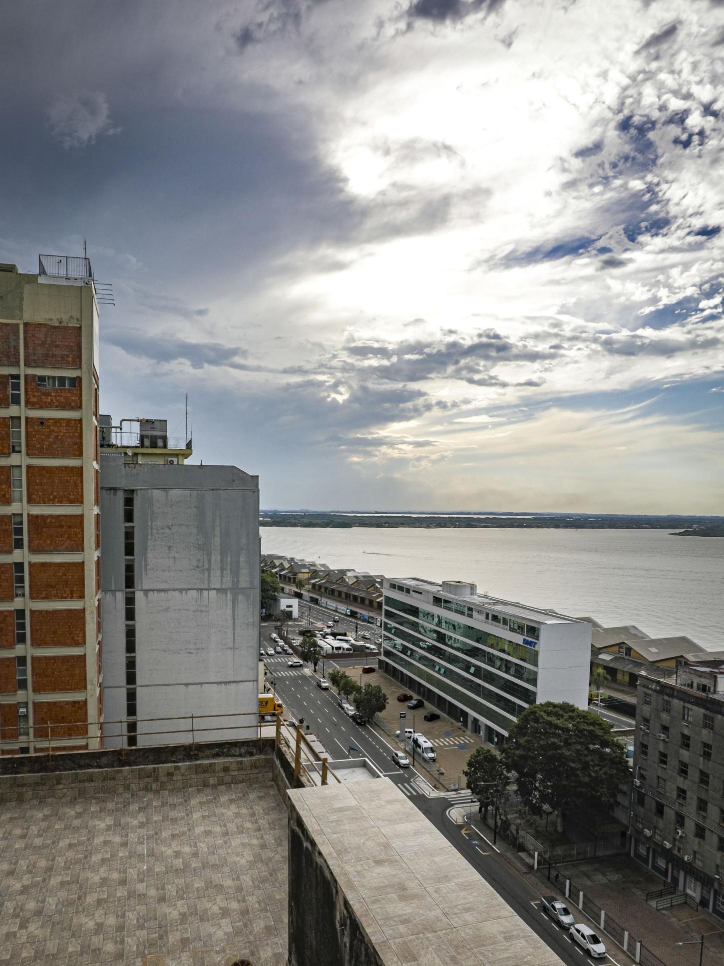 Alerta meteorológico prevê chuva de até 70 mm e possibilidade de tempestades no RS nesta quarta