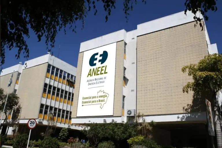 Aneel mantém bandeira verde em abril e tarifa de energia segue sem cobrança adicional
