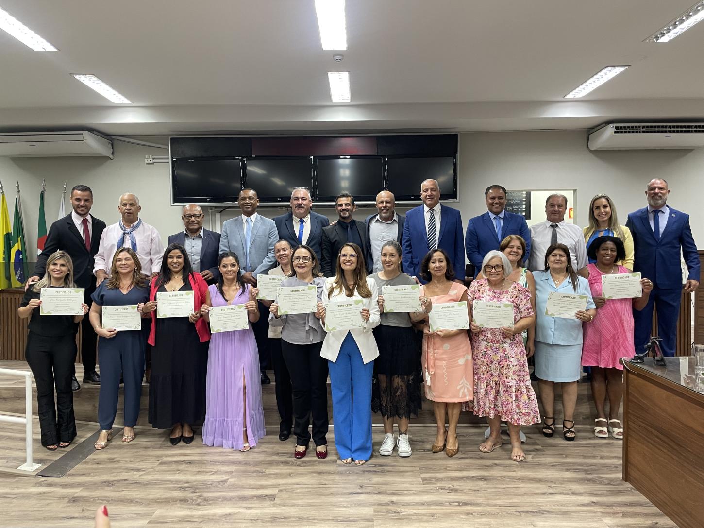 Câmara de Guaíba homenageia 16 mulheres com Prêmio Mulher em Ação