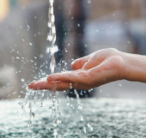 Corsan realiza vistoria contra ligações irregulares de esgoto em bairro de Guaíba