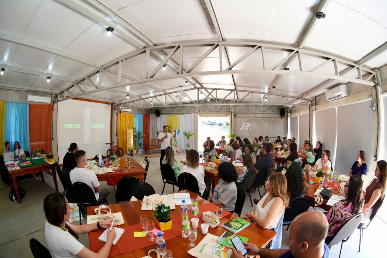 Formação “Coop em Cena” reúne educadores e gestores para fortalecer cooperativismo escolar no RS