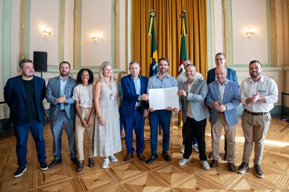 Governo do RS cria programa que paga transporte intermunicipal para estudantes de baixa renda