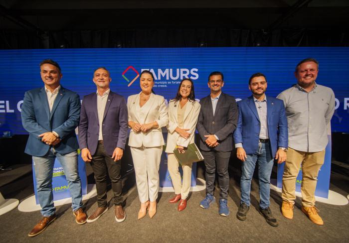 Pré-candidatos ao governo do RS participam de painel com prefeitos durante Assembleia da Famurs