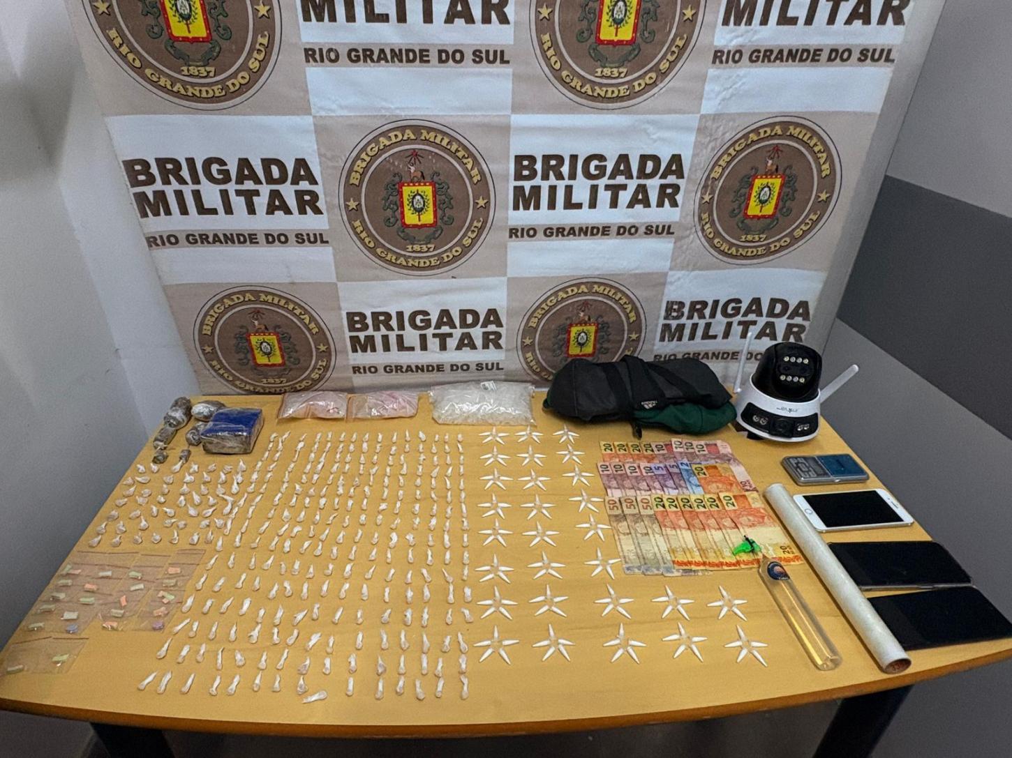 Três suspeitos são presos com grande quantidade de drogas em Guaíba