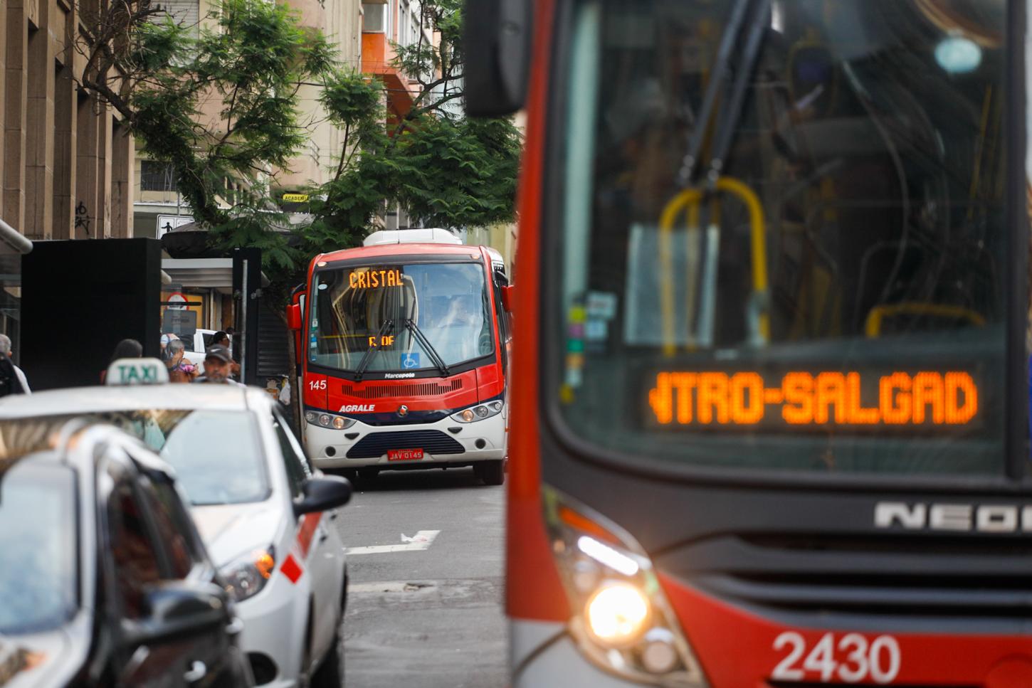  Atropelamento por lotação causa morte de idosa de 67 anos no Centro de Porto Alegre