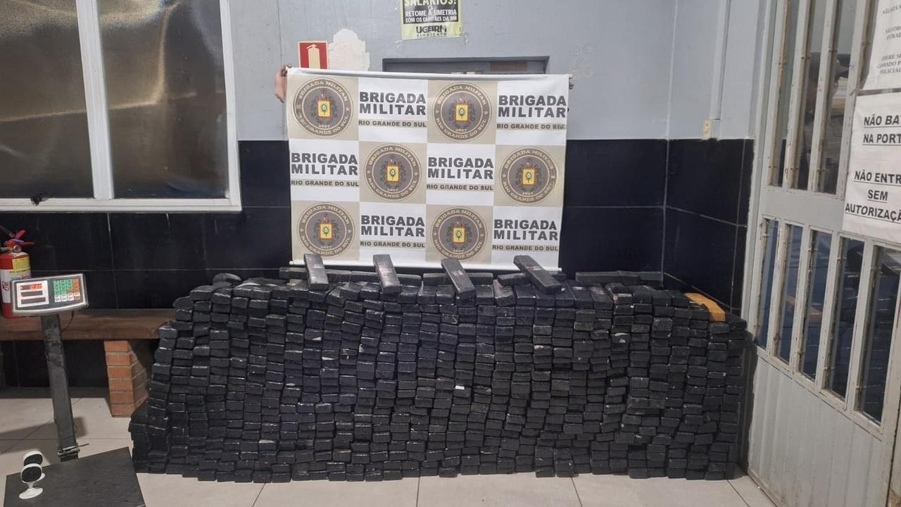 Brigada Militar localiza 420 quilos de maconha em imóvel de São Leopoldo após disparo de arma de fogo