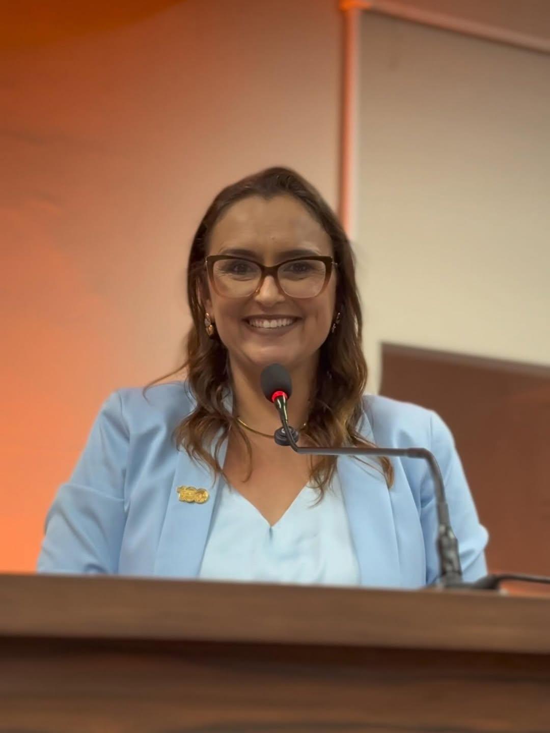 Claudinha Jardim toma posse como prefeita de Guaíba e diz: “Não começo do zero; vamos dar continuidade ao que vem dando certo”