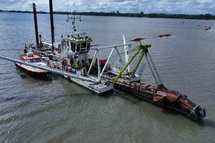 Dragagem em canais da bacia do Guaíba prevê retirada de 20 milhões de m³ de sedimentos até o fim de 2026