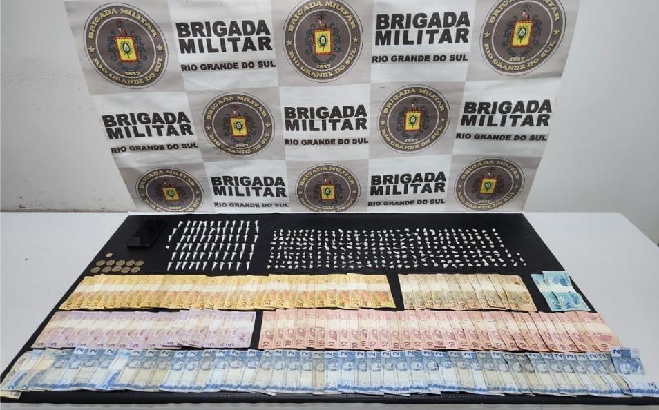 Dupla é presa por tráfico de drogas durante patrulhamento em Eldorado do Sul