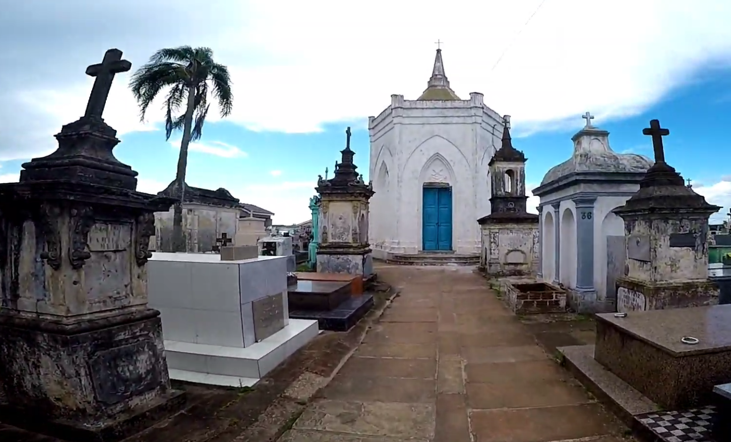 Furto em cemitério de Rio Pardo danifica cerca de 50 túmulos e mobiliza investigação policial