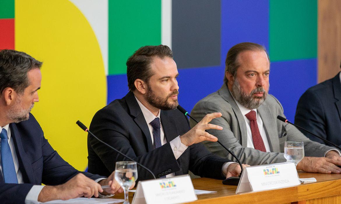 Governo Federal eleva imposto do cigarro para bancar querosene e biodiesel
