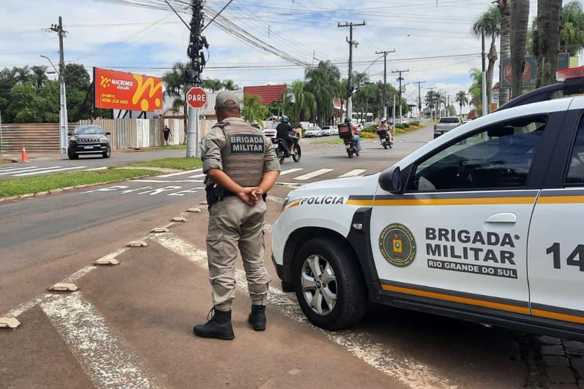 Homem morre ao ficar preso em janela durante invasão para furtar igreja no Litoral Norte