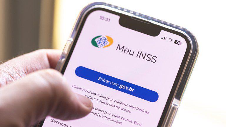 Mais de 35 milhões de pessoas irão receber o 13º antecipado do INSS a partir de abril