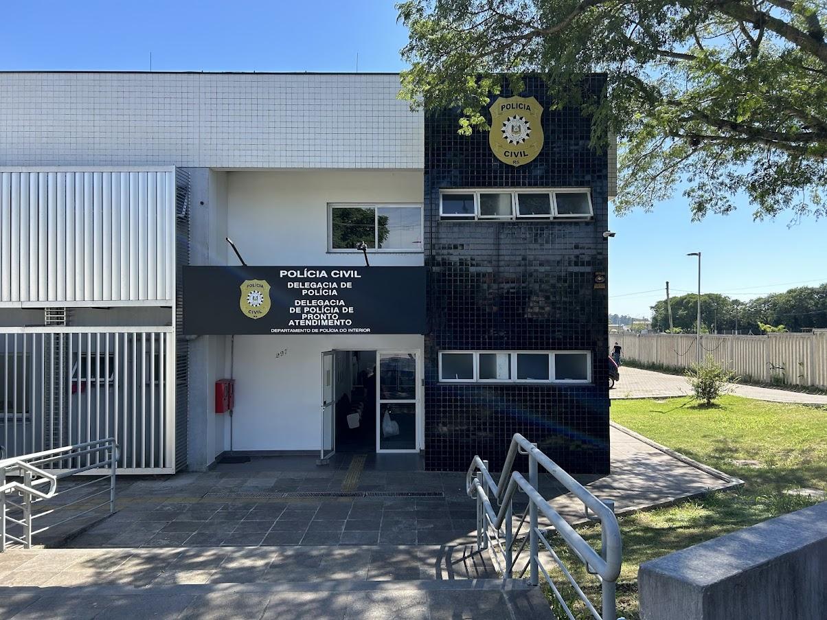 Motorista preso por acidente com duas mortes na BR-116 presta depoimento e nega ação intencional em Guaíba