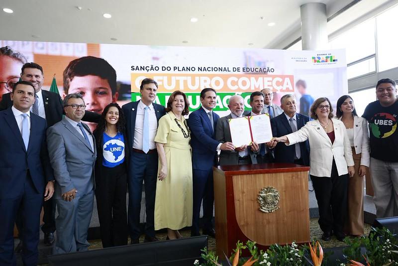 Novo Plano Nacional de Educação estabelece 100% de alfabetização no 2º ano e amplia ensino integral até 2036