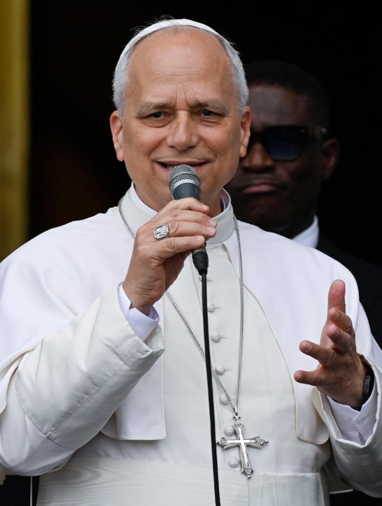 Papa Leão XIV reafirma que Vaticano não apoia bênção formal a casais homossexuais