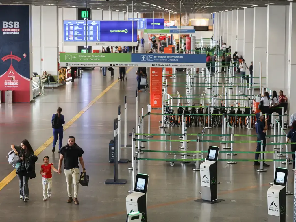Reajuste no combustível de aviação pode elevar passagens em até 20% no país