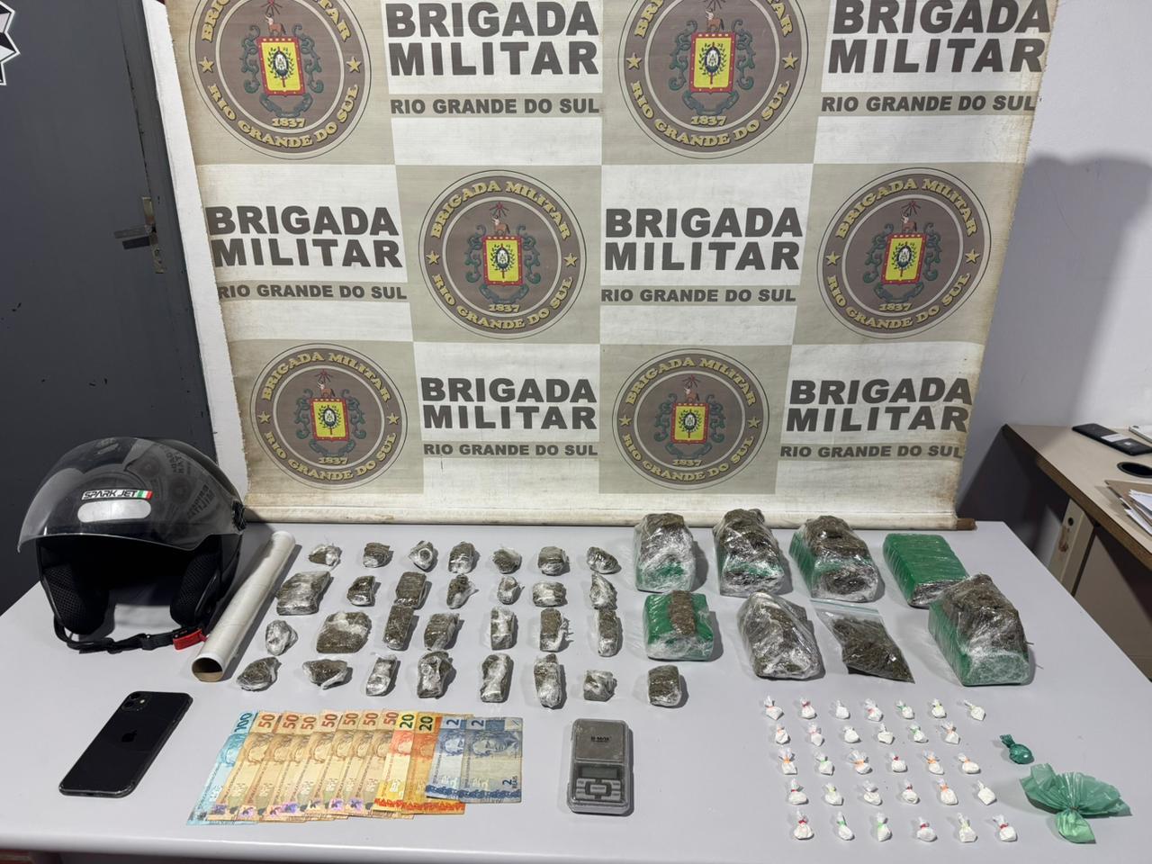 RS Brigada Militar apreende adolescente com 4 kg de drogas em Charqueadas